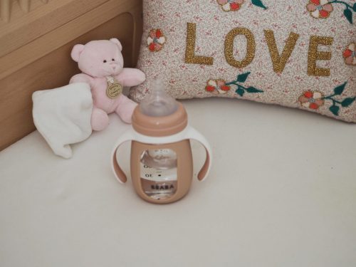 Béaba 2 az 1-ben Tanuló cumisüveg 210 ml + Szilikon borítással - Sötét rózsaszín