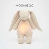 Moonie 2.0 the Organic Humming dallammal és lámpával nyuszi- SAND