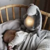 Moonie 2.0 the Humming Friend dallammal és lámpával nyuszi- SILVER