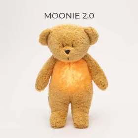   Moonie 2.0 the Organic Humming Friend dallammal és lámpával maci- HONEY
