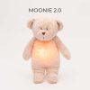 Moonie 2.0 the Organic Humming Friend dallammal és lámpával maci- ROSE