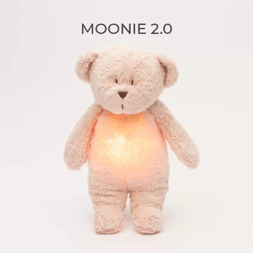 Moonie 2.0 the Organic Humming Friend dallammal és lámpával maci- ROSE