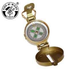 Iránytű fémházban Iránytű fémházban