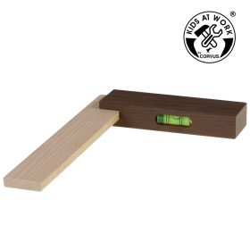 Favinkli vízmértékkel a talprészbe építve Favinkli vízmértékkel a talprészbe építve