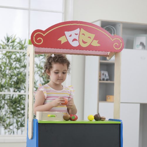 Bábparaván és eladópult egyben