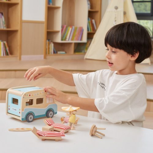 Kempingautó tartozékokkal