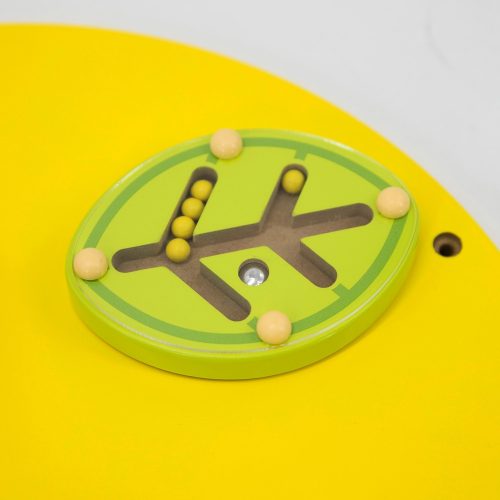 Összetett készségfejlesztő játék, matatófal (falra szerelhető, sárga kukac)