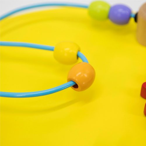 Összetett készségfejlesztő játék, matatófal (falra szerelhető, sárga kukac)