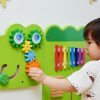 Összetett készségfejlesztő játék, matatófal (falra szerelhető, junior krokodil)