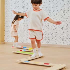 Egyensúlyozó "padló" fából (V)