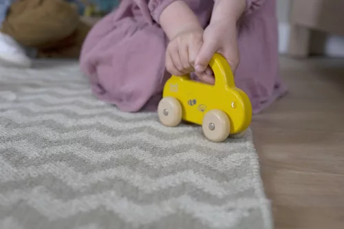 Label-Label - fa kisautó - sárga