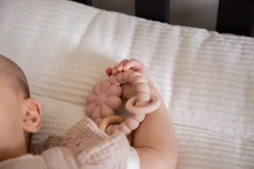 Label Label -Silicone & Wood virág alakú rágóka- Rózsaszín