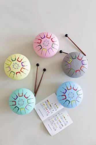 Baby Tambú  Szélsárkány, világos kék gyerekhangszer, zenedob, handpan