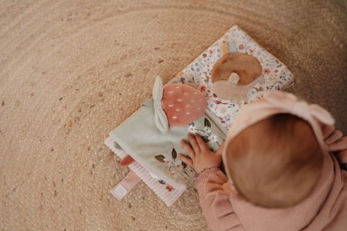 LITTLE DUTCH - textil babakönyv  Varázslatos kert