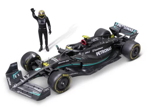 Bburago 1 /24 F1 versenyautó pilótával - Mercedes-AMG F1 W14 E Performance